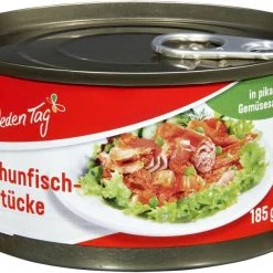Jeden Tag Thunfisch-Stücke In Pikanter Gemüsesauce